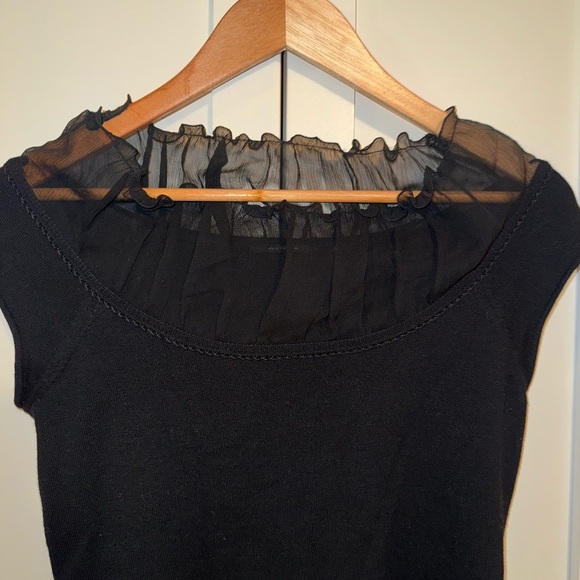 Elie Tahari shear off the shoulder black tee Size S - Picture 2 of 8